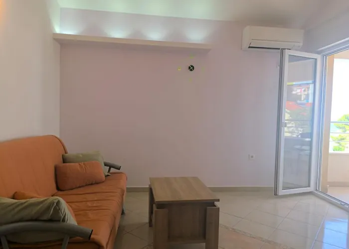Apartments Otok 2