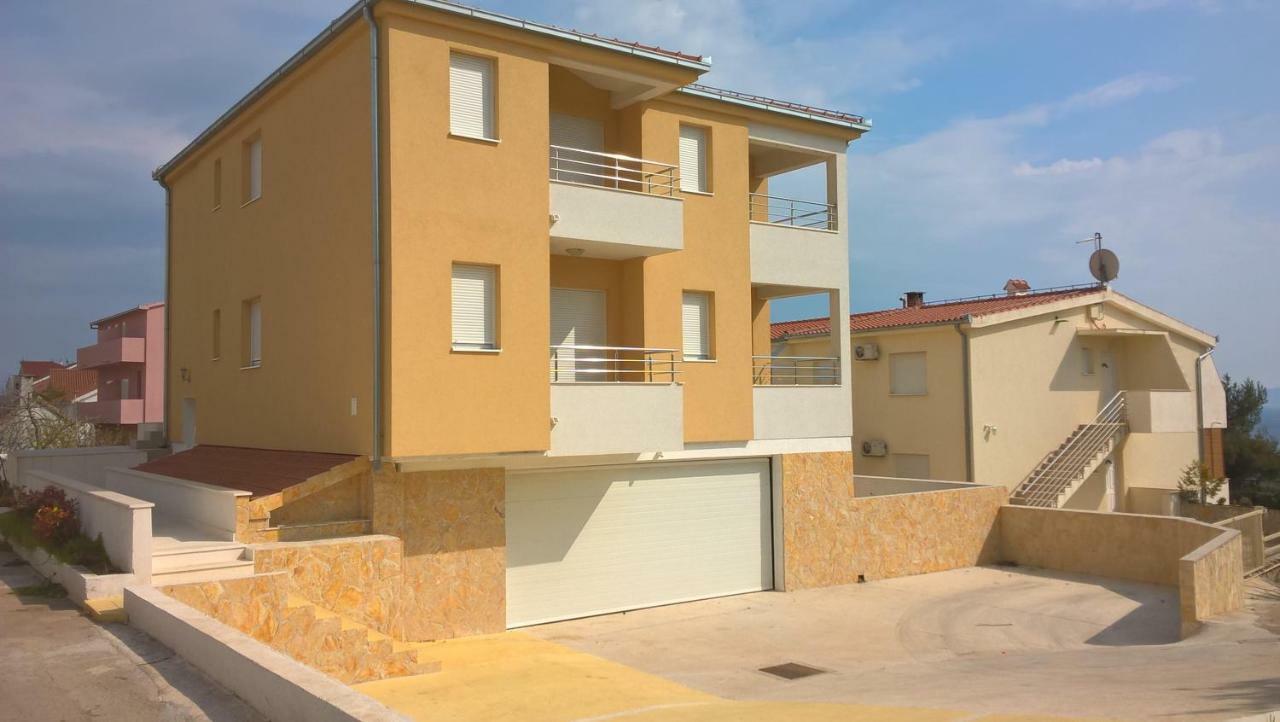 Otok 2 Appartamento Traù
