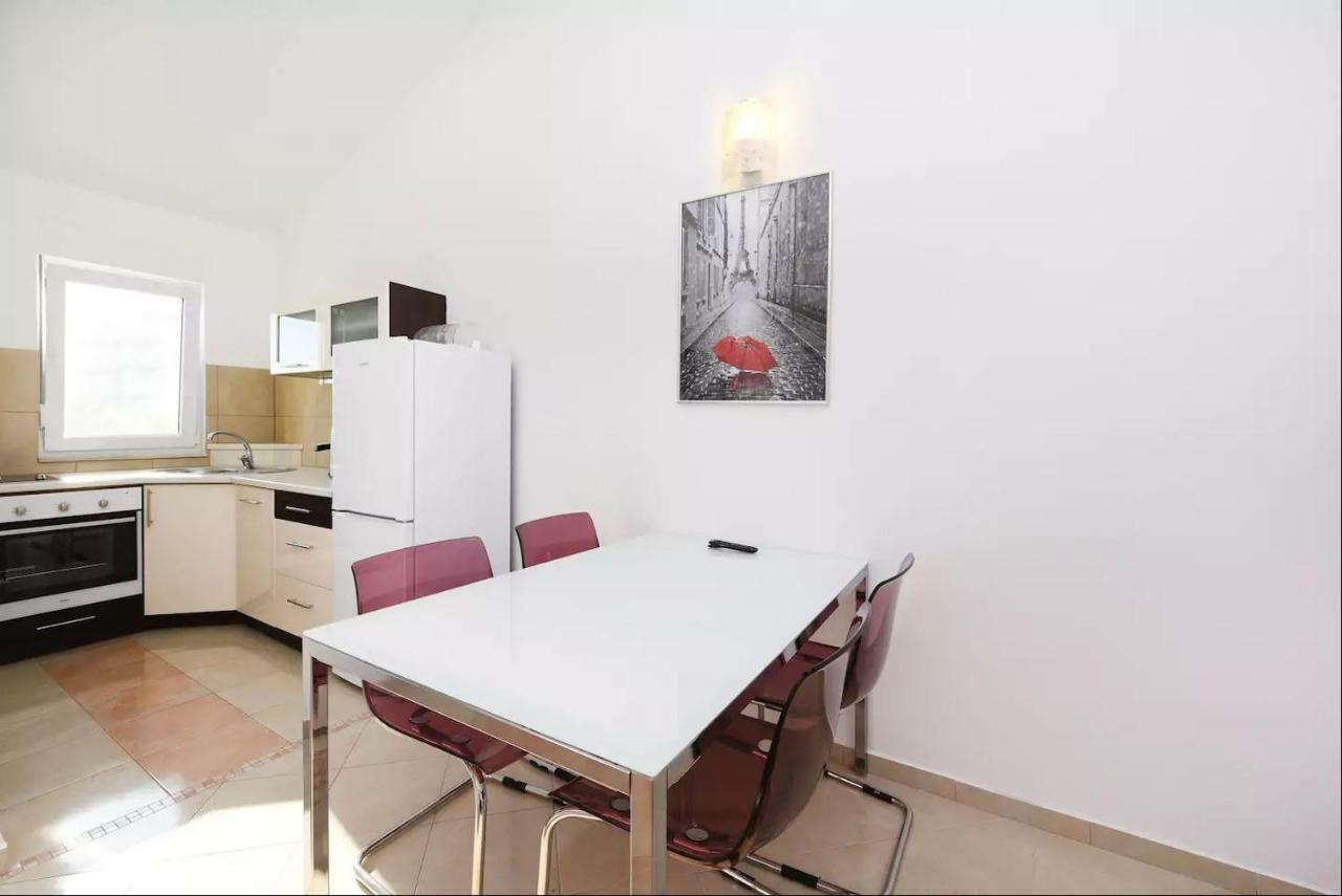 Otok 2 Apartment Trogir