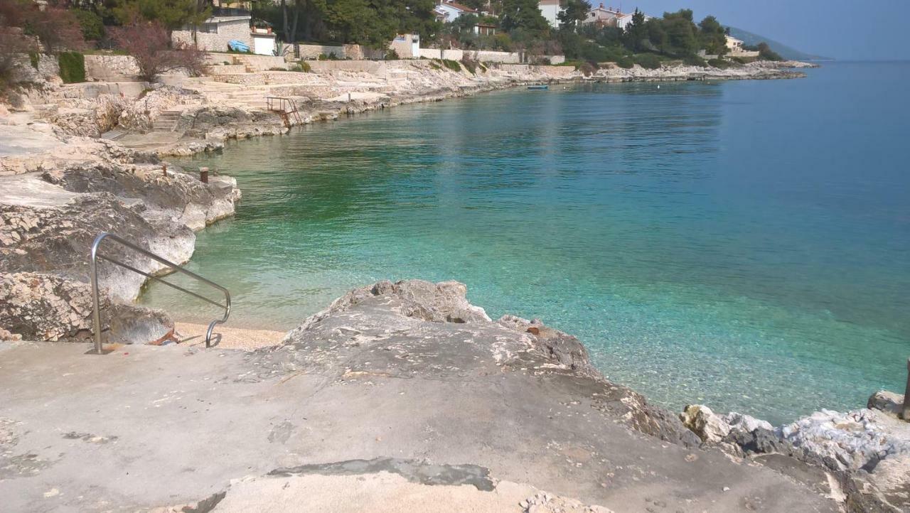 Otok 2 * Trogir